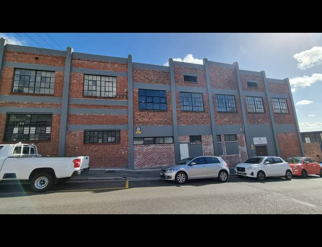 525M² SERVICED OFFICE FOR SALE IN WOODSTOCK